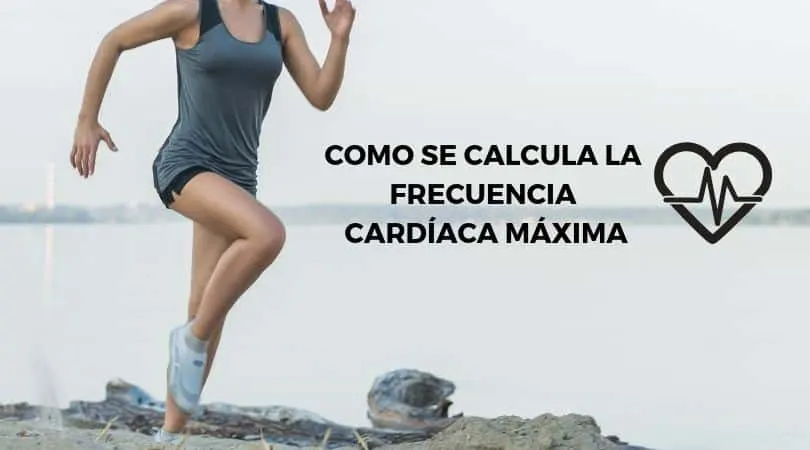 Mujer corriendo en la playa junto al texto cómo se calcula la frecuencia cardíaca máxima